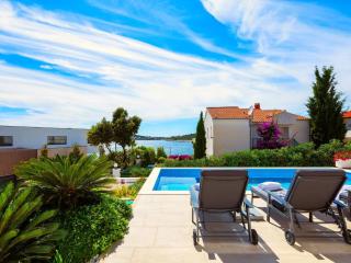 Holiday Home Luxuriöse Villa Dolce Vita direkt am Meer mit privatem Pool und Parkplatz by Interhome - 5
