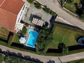 Holiday Home Charmantes Ferienhaus in Donje Rastane by Interhome - 3