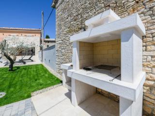 Holiday Home Villa Grande- klimatisiert und mit Pool in Jursici by Interhome - 7