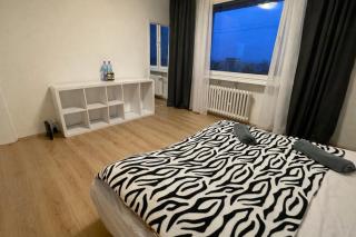 Panoramic top floor flat across the metro - 7