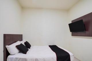 Collection O near Harbour Bay Mall formerly Kansa Hotel - 6