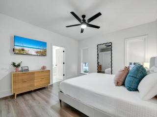 Sea-N-Double With Private Pool And Carriage House - 4