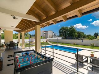 Holiday Home in Juršići mit Privatem Pool by Interhome - 4