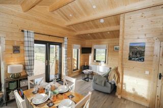 Glenview Log Cabin - 4