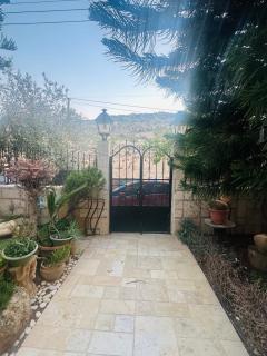 Hayek Guest Villa - 8