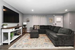 Bright Open Plan Home, Covered Patio, Trail Access - 0