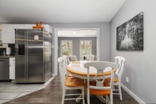 Bright Open Plan Home, Covered Patio, Trail Access - 2