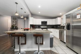 Bright Open Plan Home, Covered Patio, Trail Access - 1