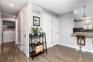 Bright Open Plan Home, Covered Patio, Trail Access - 8