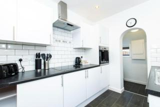 K Suites - Granville Avenue - 7