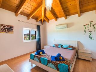 Holiday Home Haus in Kolympia mit Garten und Bergblick by Interhome - 1