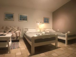 Holiday Home Strandnahes Haus Lolinka mit schattiger Terrasse by Interhome - 1