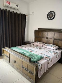 Single Bed Room Separate Apartment Bahria Orchard - 0