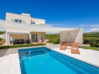 Holiday Home in Dugopolje mit Beheiztem Pool by Interhome - 7