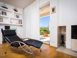 Holiday Home in Dugopolje mit Beheiztem Pool by Interhome - 4