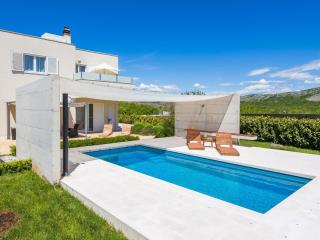 Holiday Home in Dugopolje mit Beheiztem Pool by Interhome - 6