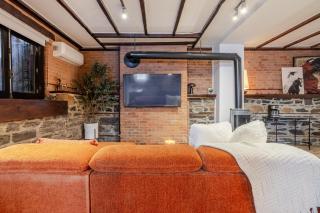 Downtown Montreal Gem, Walk Everywhere Easily - 1