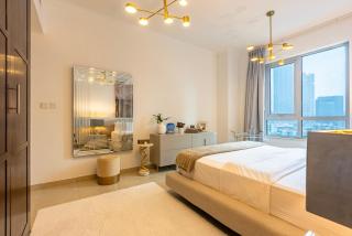 Luxury 2BR Superior Apartment with Full Burj Khalifa and Dubai Mall Dancing Fountain View, Royal Tiffany - 3
