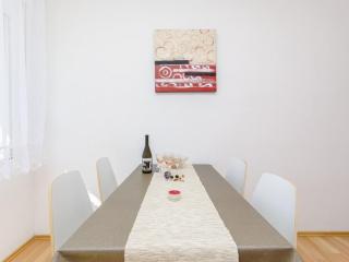 Apartment Tihana mit mediterranem Garten by Interhome - 1