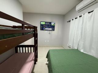 Casa de Luxo Nova, 3 Qt, Piscina, Sinuca, Ping Pong, Hidromassagem, Mobiliada, Churrasqueira, 3 Vagas, Ar Condicionado, Televisão, Internet - 1