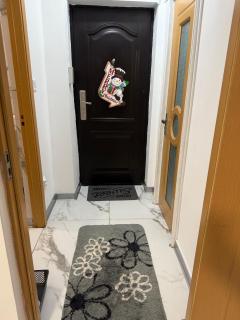 Garsonieră parter, 1 dormitor cu terasa si loc de joacă, PARCARE GRATUITĂ, Craiova - 1