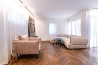 Spacious 4BD House w Pool in the Heart of Herzliya - 3