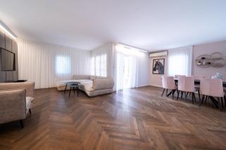 Spacious 4BD House w Pool in the Heart of Herzliya - 1