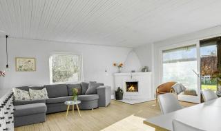 Holiday Home With Garden Near Tisvilde Beach - 1