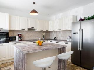 Holiday Home Seaside Villa Lara mit beheiztem Swimmingpool by Interhome - 1