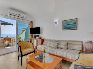 Apartment Villa Margitta mit Pool- Tennisplatz und Meerblick by Interhome - 2