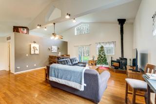 Willamette Valley Home on Working Horse Farm! - 0