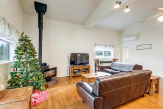 Willamette Valley Home on Working Horse Farm! - 6