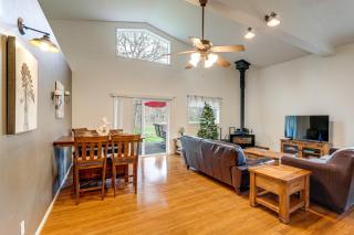 Willamette Valley Home on Working Horse Farm! - 3