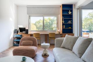 Modern Luxury 2BR|Park View & Balcony - 9