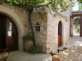 Holiday Home in Douliana mit Großem Balkon by Interhome - 0