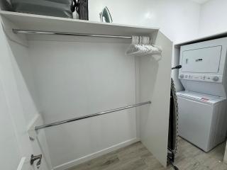 Chic Modern Living in East LA - 9