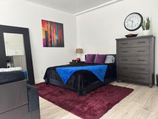 Chic Modern Living in East LA - 8