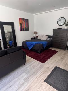 Chic Modern Living in East LA - 7