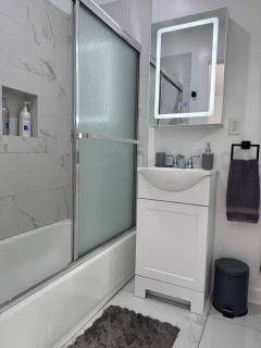 Chic Modern Living in East LA - 6