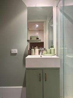 Cosy Footscray Studio - 2 Guests - 8