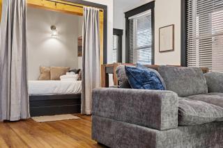 Cozy Home near Downtown - Close to Nulu - Sleeps 6 - 8