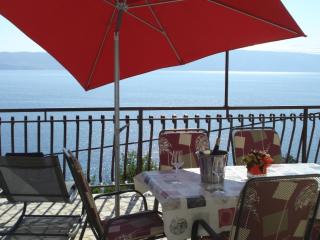 Apartment Gesamte Wohnung mit Terrasse und Meerblick by Interhome - 1