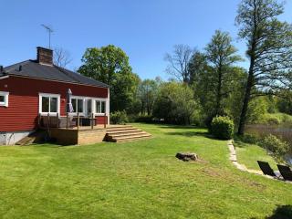 Holiday Home mit Garten und Holzterrasse am See by Interhome - 8