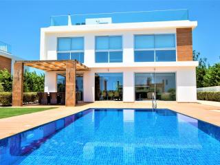 Holiday Home Luxuriöse Villa mit privatem Pool und Whirlpool by Interhome - 4