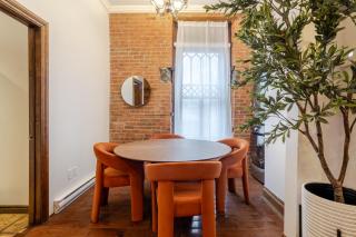 Bright Montreal Loft, Trendy Downtown Escape - 5