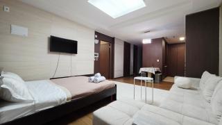 16 эт Хайвилл ШИКАРНЫЙ вид на Мечеть 2х комн кв 2 кровати диван 2 санузла - 5