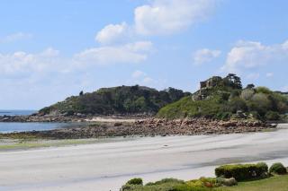 Appartement SUPERBE VUE MER, face à la plage de Tresmeur à TREBEURDEN - Réf 660 - 2