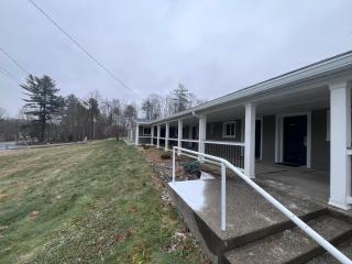 Chaplin Inn & Suites - 6