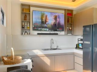 Penthouse Cocoon-Near Subic Bay, Sea&Mountain View, Fully Furnished - 7