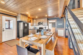 Attitude Adjustment Cabin with hot tub fire pit & indoor pool - 4